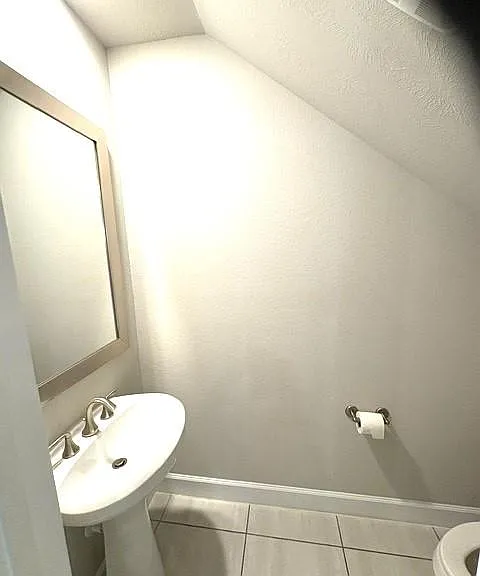 5018 Dickson St — Photo 13