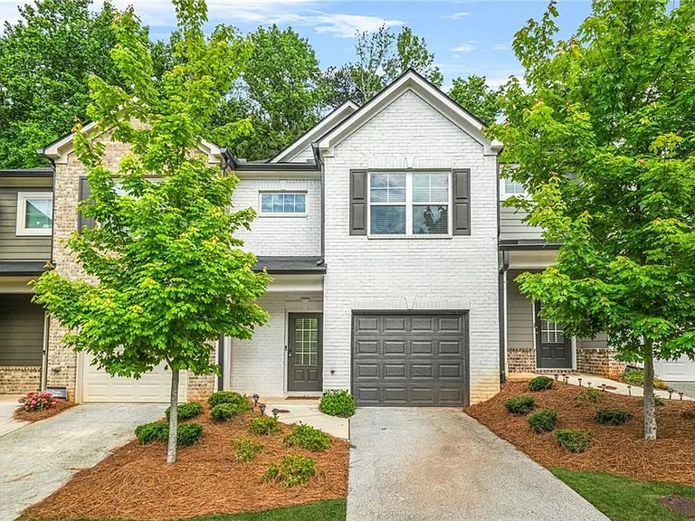3181 Meadowstone Ln SW — Photo 1
