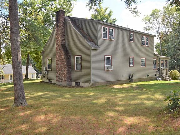 3rd image of 11 Memorial Dr