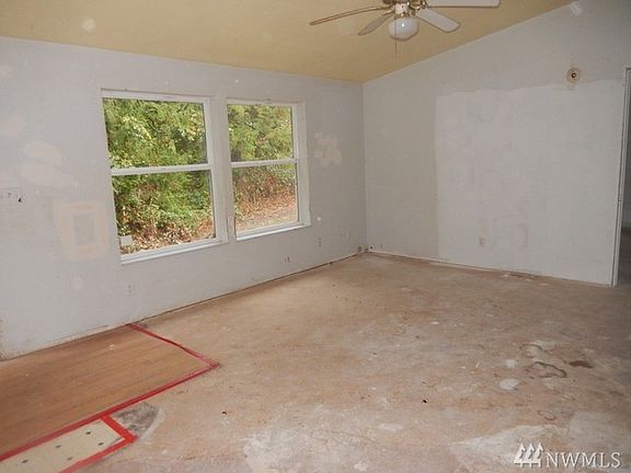 5th image of 22910 133rd Street Ct E