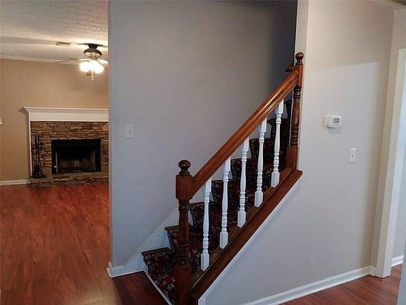 3rd image of 3150 Willow Park Dr