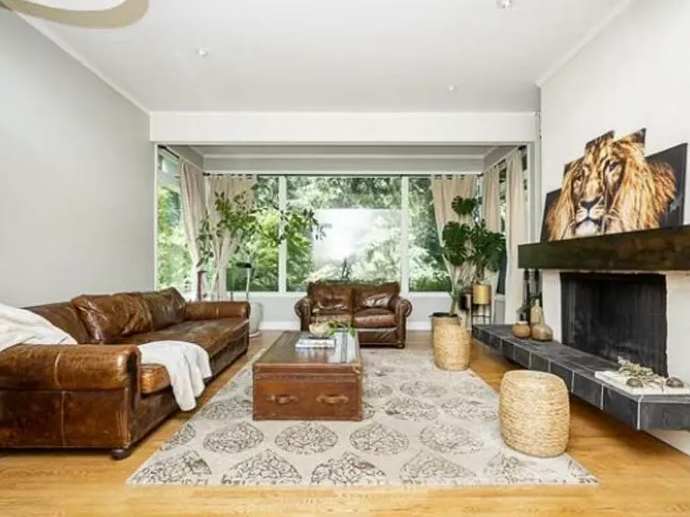 3841 Bayridge Ave — Photo 1