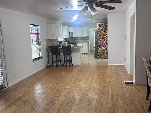 5th image of 2445 Wildoak Dr