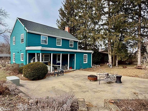 3rd image of 1710 Country Club Dr