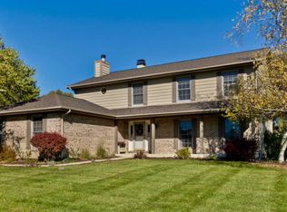 3810 Tecoma Dr, Crystal Lake, IL 60012