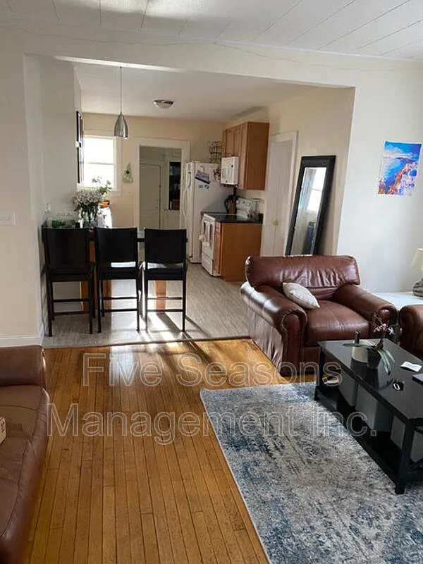 31 Hungerford Ter — Photo 3