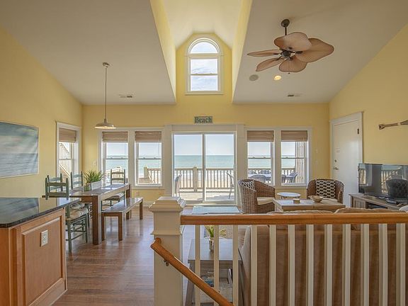 5th image of 3890 Island Dr