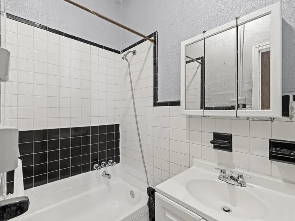 61 Clendenny Avenue image 3 of 20