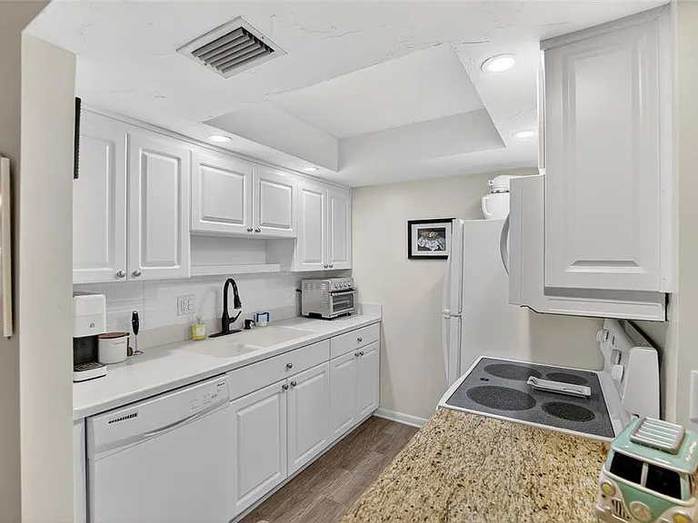 650 Pinellas Point Dr S #236 — Photo 8