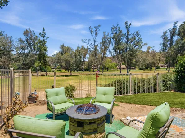 29402 Circle R Greens Dr, Escondido, CA 92026