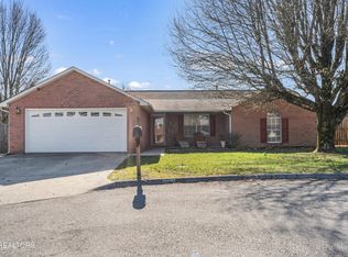 1006 Davinci Ln, Knoxville, TN 37918