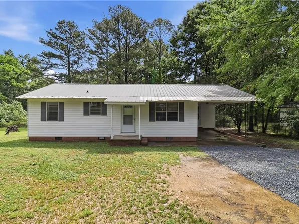 318 Circle Dr, Calhoun, GA 30701