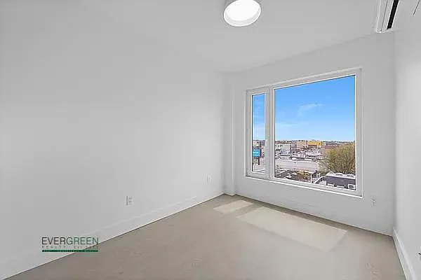 837 Maple St #6R — Photo 7