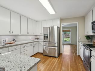 885 Lake Overlook, Roswell, GA 30076