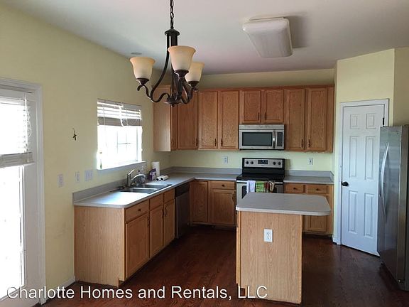 3rd image of 121 Riverfront Pkwy #214
