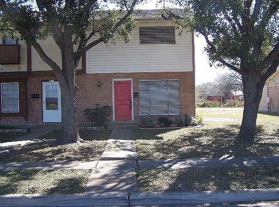 2nd image of 211 W Ailsie Ave