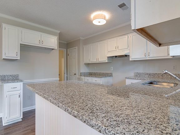 5th image of 4572 Sandy Park Dr