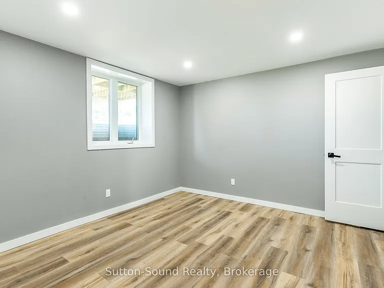 486 Dawson St #LOWER — Photo 15