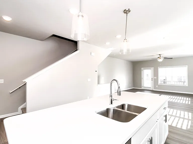 616 Elliston Pl — Photo 8