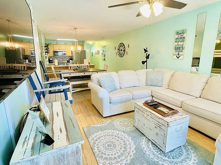 1509 N Waccamaw Dr #208 — Photo 1