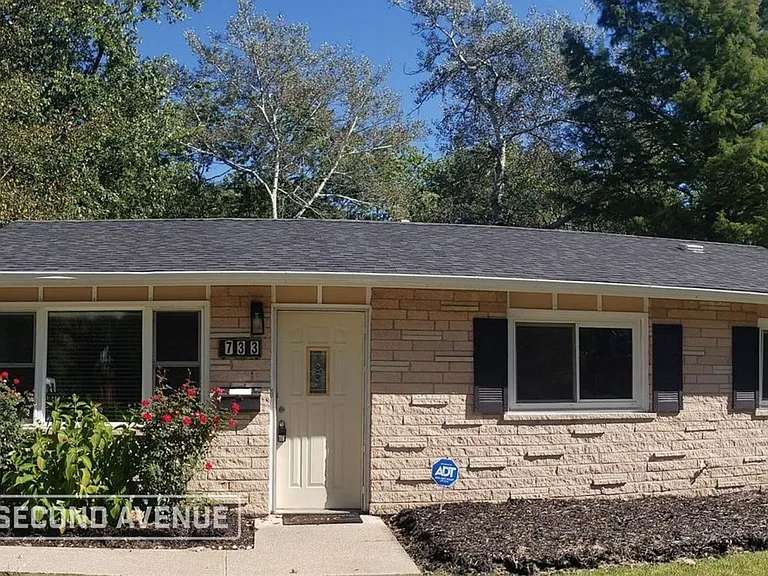 733 Union Dr — Photo 1