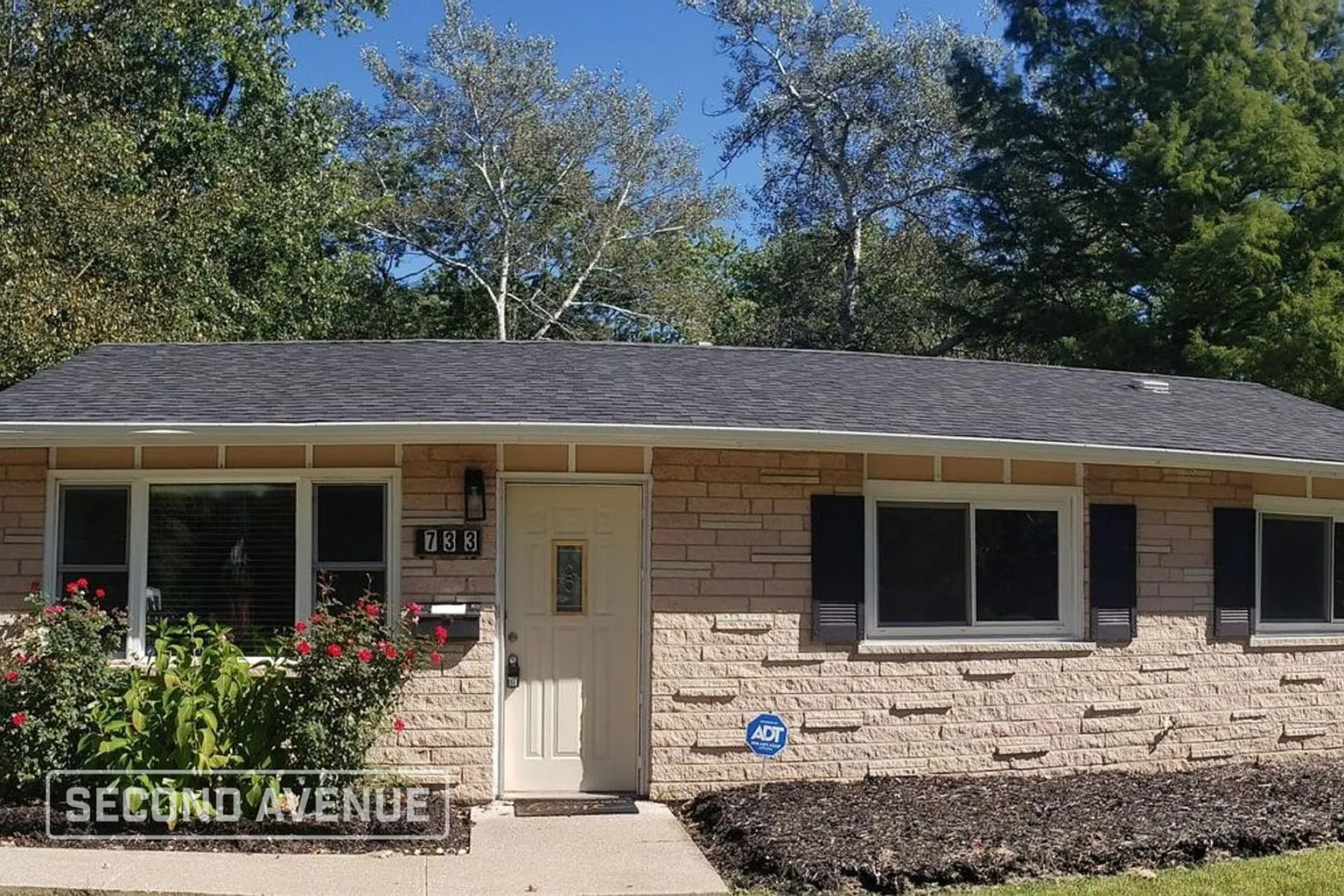 733 Union Dr photo 1