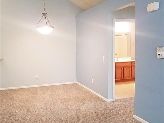 5th image of 110 Quarry Lakes Dr