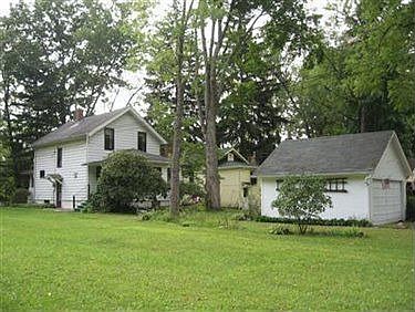 2nd image of 586 Riverview Dr