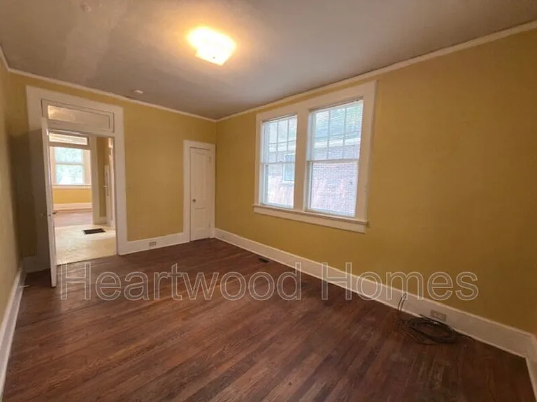 1408 Victoria St — Photo 3
