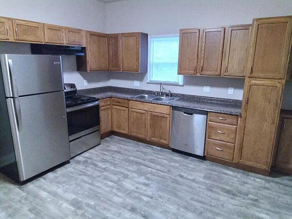 4th image of 244 Edwards Ave