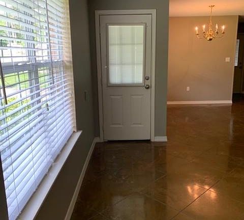 4th image of 100 Parkwood Dr