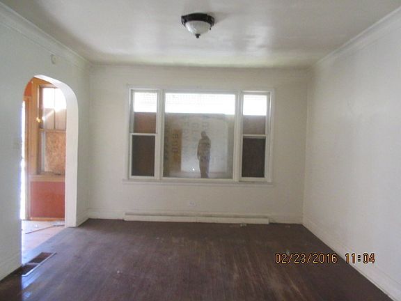 3rd image of 13832 S Edbrooke Ave