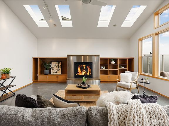 5th image of 8745 Semiahmoo Drive