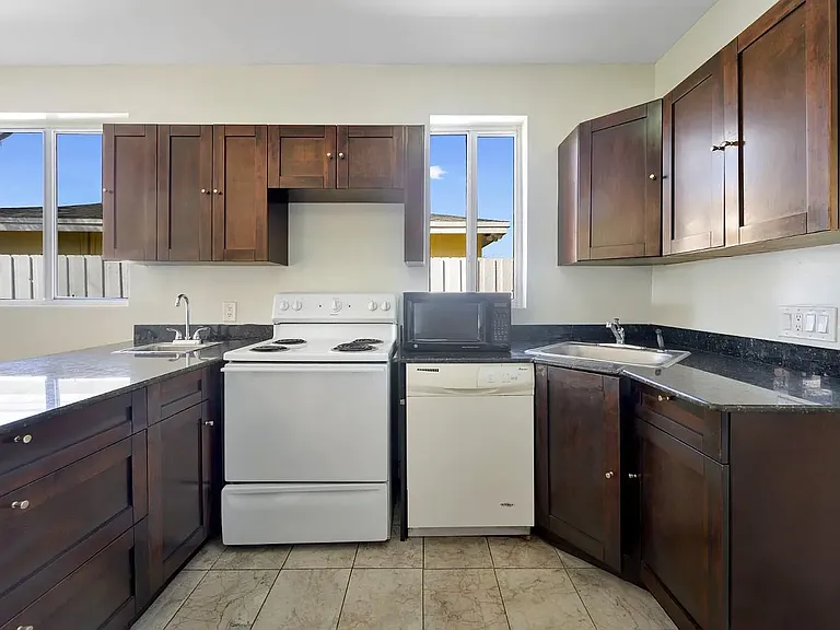 8861 SW 127th Ter — Photo 122