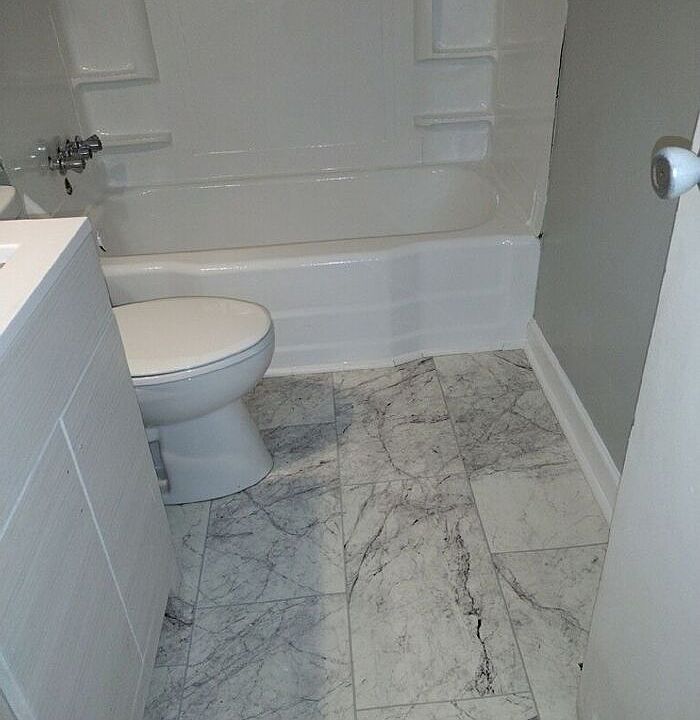 2nd image of 1304 Phillips Dr APT 1