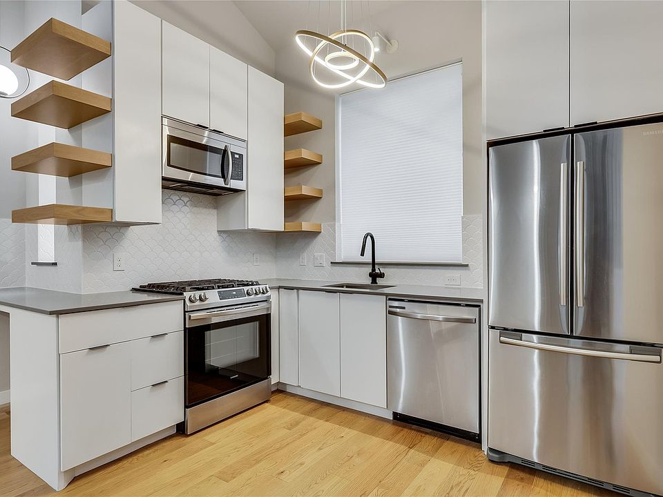 1st image of 913 Duncan Ln #203