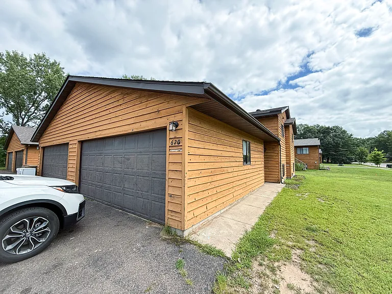 622 Saxonwood Rd — Photo 10