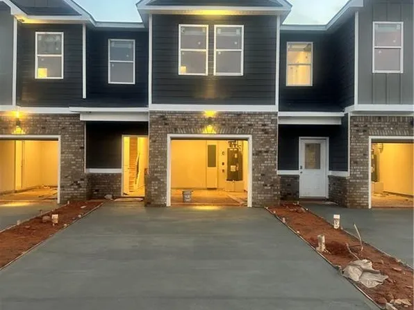 209 Ivey Ter #28, Temple, GA 30179