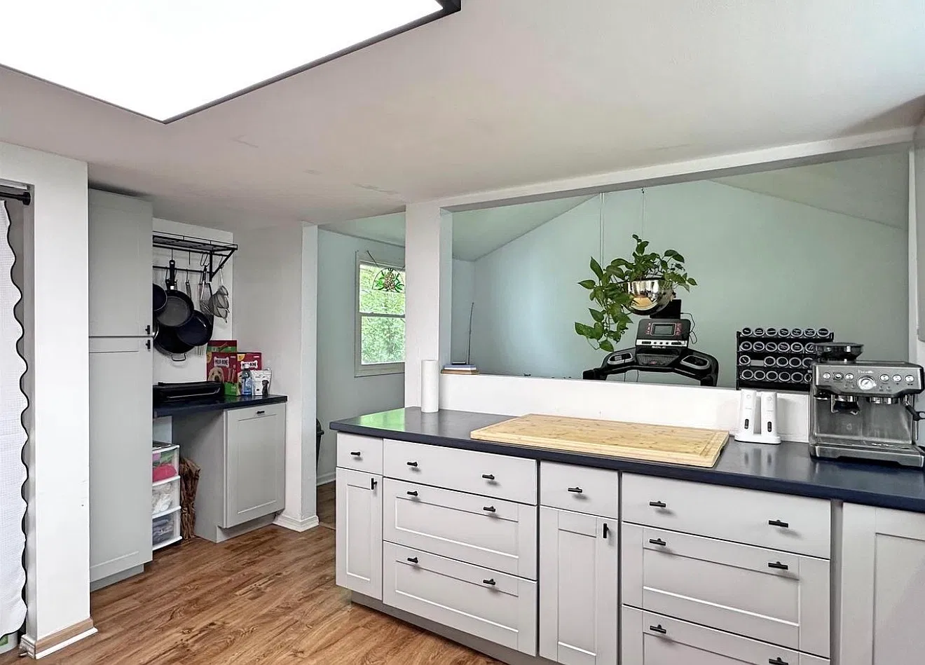 3 bed, 1.5 bath, 1732 sqft, $2,000 — Photo 3