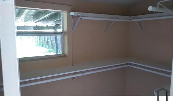 5 bed, 2500 sqft, $2,750 — Photo 4
