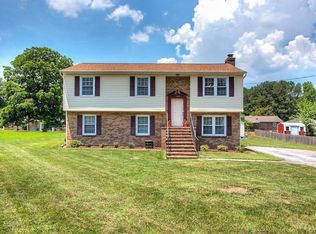 11208 Willow Ln, Disputanta, VA 23842