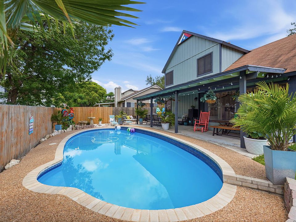 1st image of 302 HORNBEAN LN