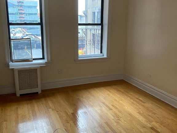 4th image of 634 W 135th St #37A