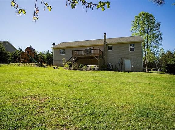 3rd image of 4776 Mountain Run Dr