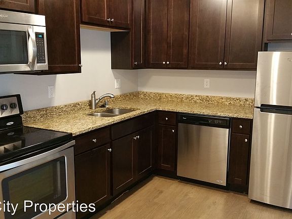 3rd image of 2019 N Farwell Ave APT 101
