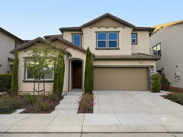 321 Paradiso Ct — Photo 1