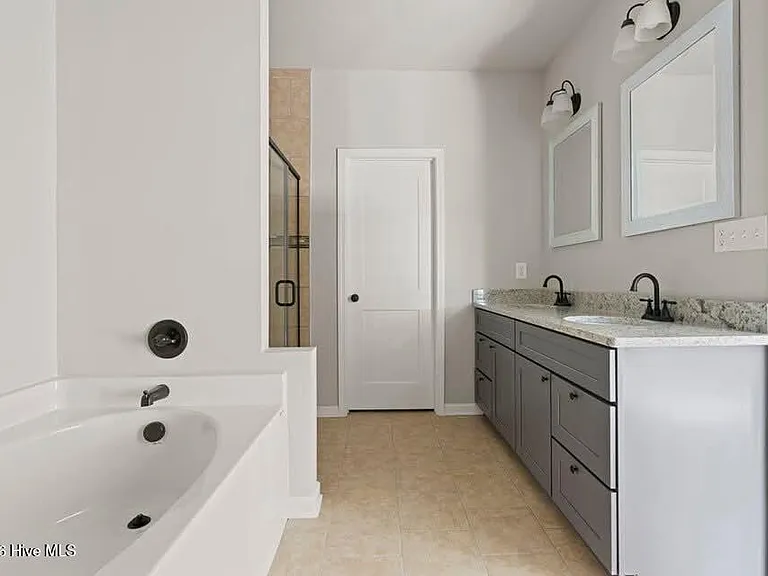 1208 Jessie Way — Photo 3
