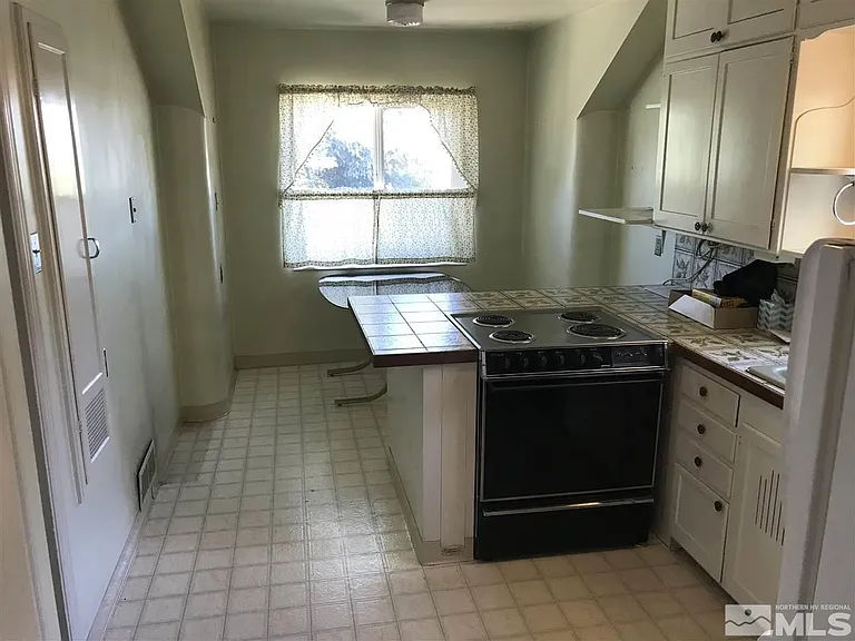 1467 Hillside Dr #1 — Photo 3