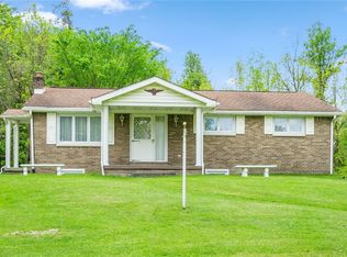 1046 Sun Valley Rd, Irwin, PA 15642
