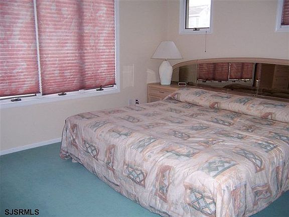 4th image of 4712 Asbury Ave